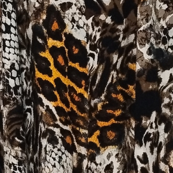 Minette animal print high low scoop neck no sleeves high low duster Size: 2XL - Picture 3 of 4